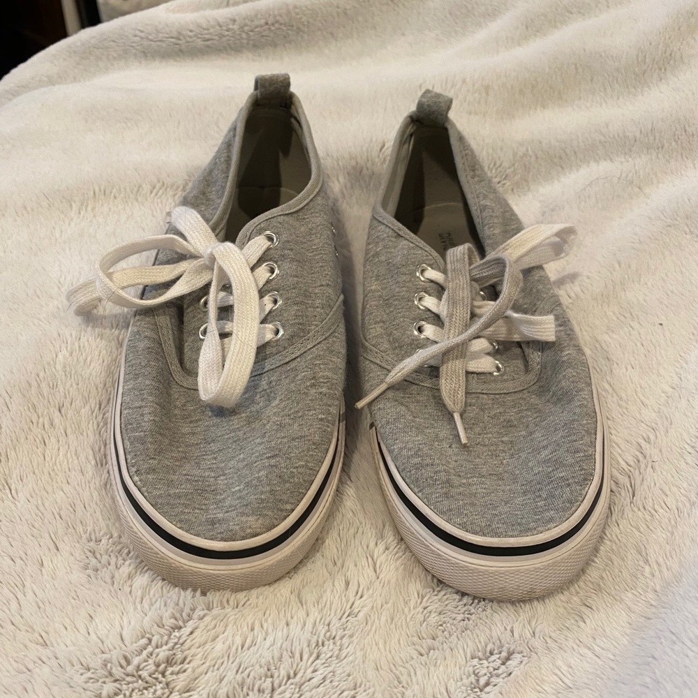 Grey low top H&M sneakers- size 7